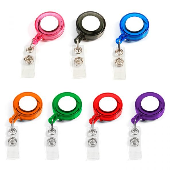 Porta gafete translúcido.