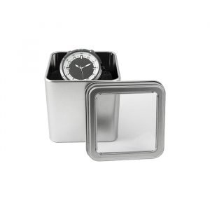 Estuche metálico cuadrado con ventana en tapa.