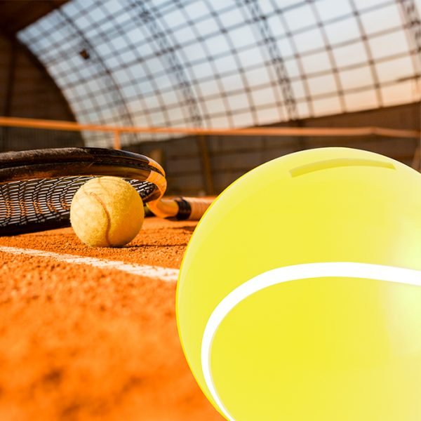 Alcancía de plástico tennis.