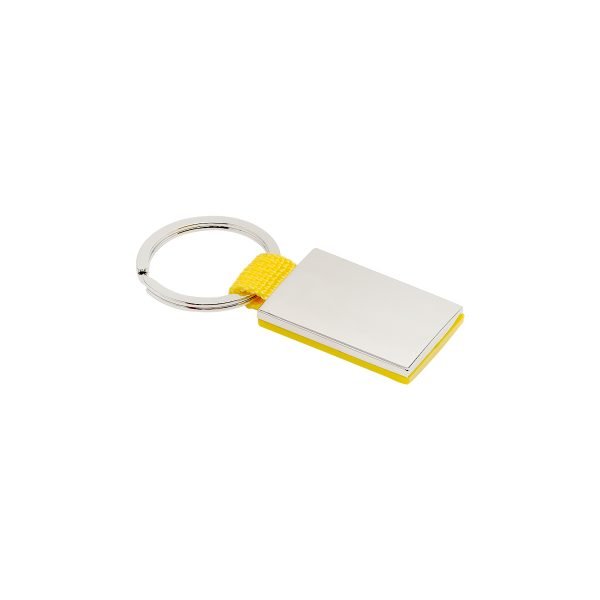 Llavero rectangular metálico.