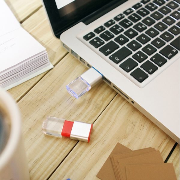 Memoria USB 8 GB.