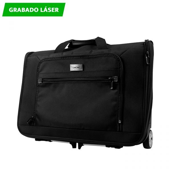 Porta trajes con ruedas.